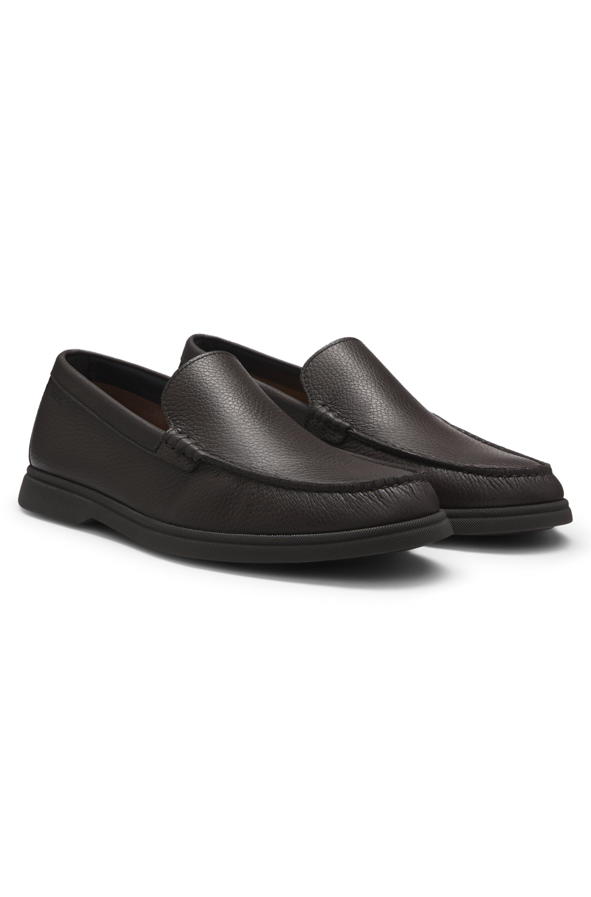 Mokasíny z tumbledové kůže s detailem loga - Dark Brown